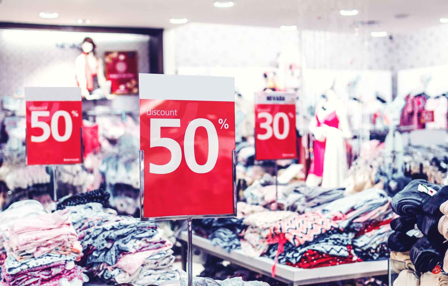 photo of discount sign